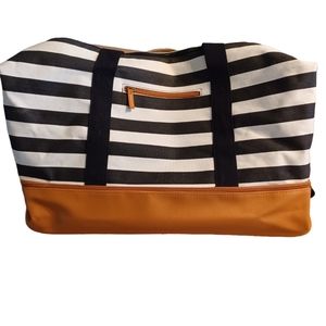 DSW DUFFLE BAG WITH SHOE COMPARTMENT
